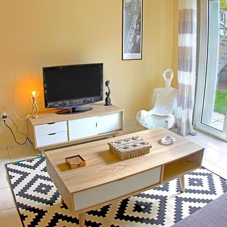 Stylish City Center Garden Apartment Athens Ngoại thất bức ảnh