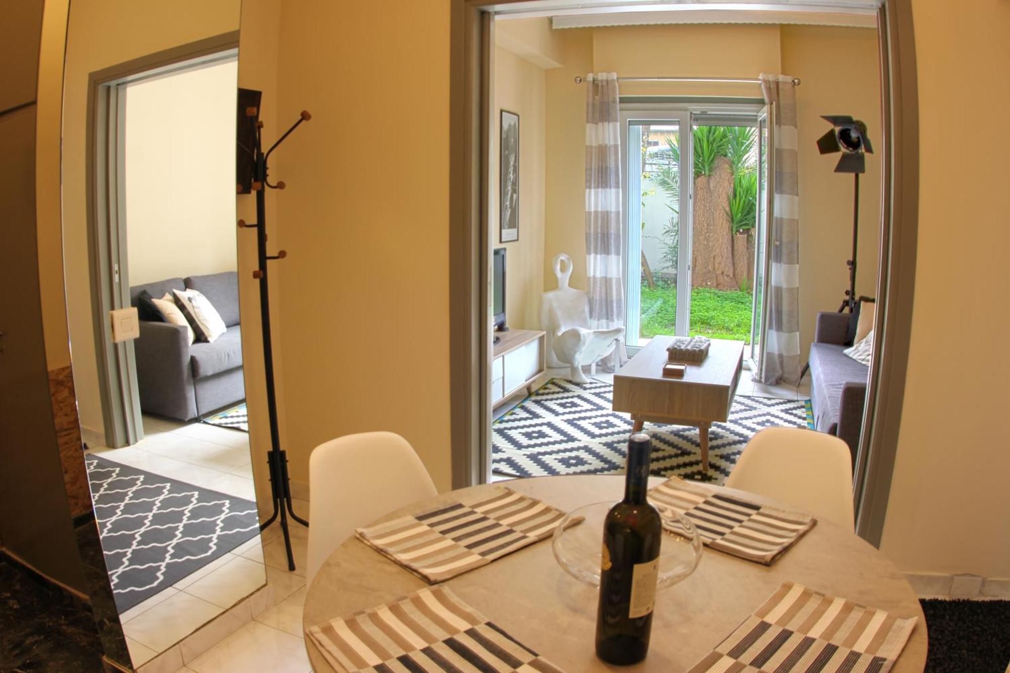 Stylish City Center Garden Apartment Athens Ngoại thất bức ảnh